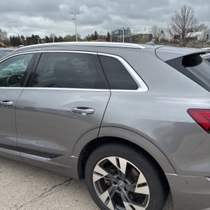 AUDI E-TRON QUATTRO PREMIUM PLUS - 6