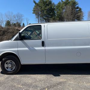 CHEVROLET EXPRESS 2500 - 3
