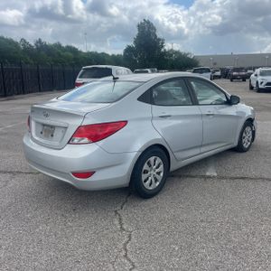 HYUNDAI ACCENT SE - 8