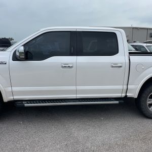 FORD F-150 LARIAT - 4