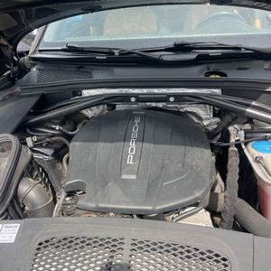 صورة 45 لـ 2017 Porsche MACAN BASE