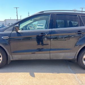 FORD ESCAPE SE - 4