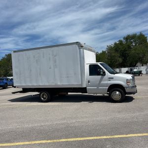 FORD E-350 CUTAWAY - 10