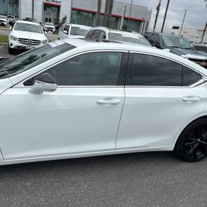 LEXUS ES 350 F SPORT HANDLING - 4