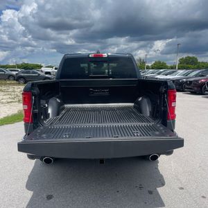 2026 RAM 1500 LARAMIE CREW CAB 4X4 5'7" BOX — миниатюра 42