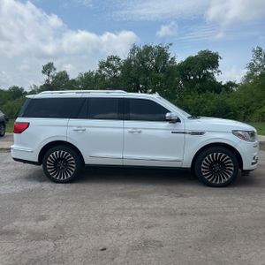 LINCOLN NAVIGATOR BLACK LABEL - 10