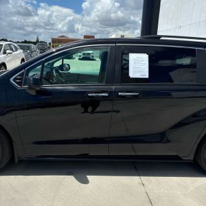 2025 Toyota SIENNA XLE 8-PASSENGER 照片 4