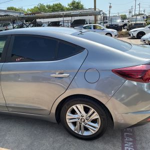 2019 Hyundai ELANTRA SEL — фото 6