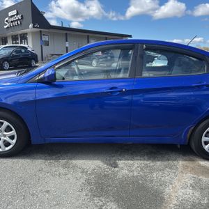 HYUNDAI ACCENT GLS - 4