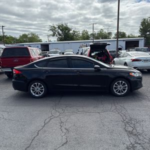 FORD FUSION SE - 10