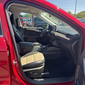 صورة مصغرة 33 لـ 2022 FORD ESCAPE TITANIUM