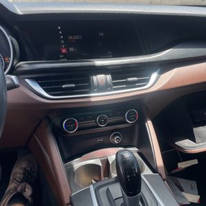 صورة مصغرة 37 لـ 2018 ALFA Romeo STELVIO BASE