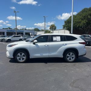2023 Toyota HIGHLANDER LE 照片 3