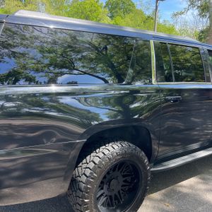 CHEVROLET SUBURBAN LT - 9