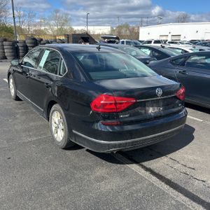 VOLKSWAGEN PASSAT 1.8T S - 5