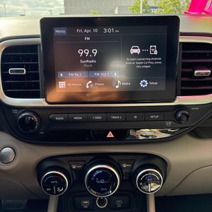 HYUNDAI VENUE SEL - 3