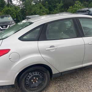 FORD FOCUS SE - 9