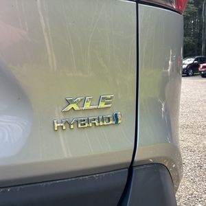 2019 Toyota RAV4 HYBRID XLE — фото 23