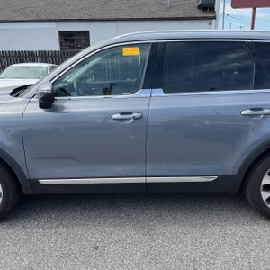 KIA TELLURIDE EX - 4