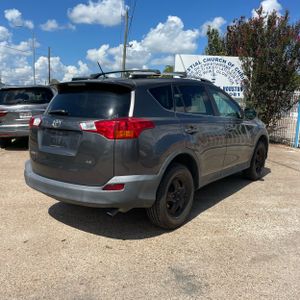 2015 Toyota RAV4 LE — фото 8