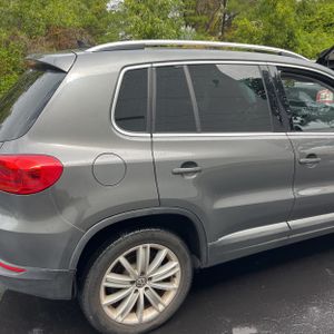 VOLKSWAGEN TIGUAN S - 9