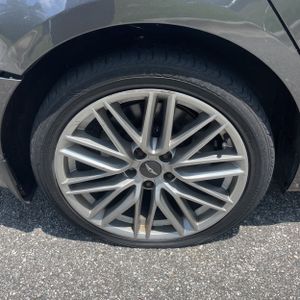 2020 Genesis G70 2.0T thumbnail 19