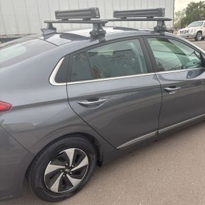 HYUNDAI IONIQ HYBRID SEL - 9