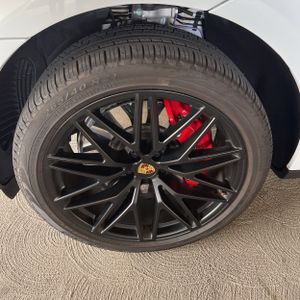 2025 Porsche MACAN GTS — миниатюра 17