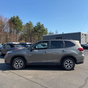 SUBARU FORESTER PREMIUM - 3