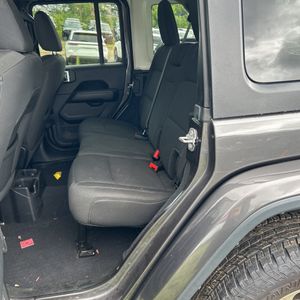 2018 JEEP WRANGLER UNLIMITED SAHARA 缩略图 34