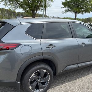 NISSAN ROGUE SV - 9