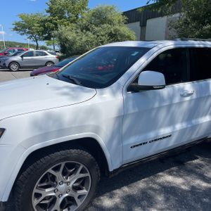 صورة 2 لـ 2018 JEEP GRAND CHEROKEE STERLING EDITION