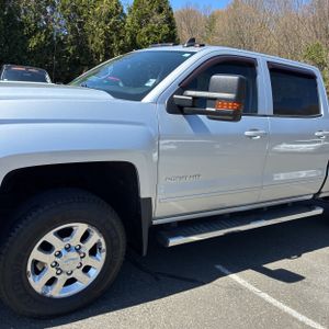 CHEVROLET SILVERADO - 2