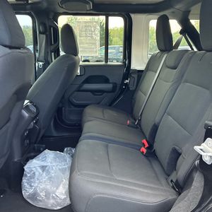 2018 JEEP WRANGLER UNLIMITED SAHARA 照片 34
