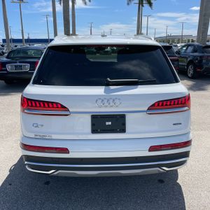 AUDI Q7 PREMIUM PLUS - 7