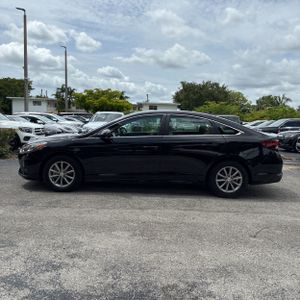 2018 Hyundai SONATA SE — фото 3