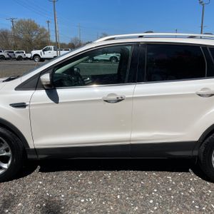 FORD ESCAPE TITANIUM - 4
