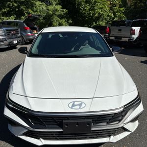 صورة 15 لـ 2025 Hyundai ELANTRA SEL SPORT