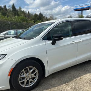 CHRYSLER PACIFICA TOURING L - 2