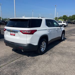 CHEVROLET TRAVERSE LS - 8