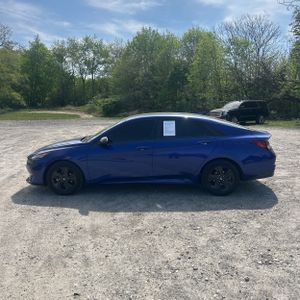 HYUNDAI ELANTRA SEL - 3