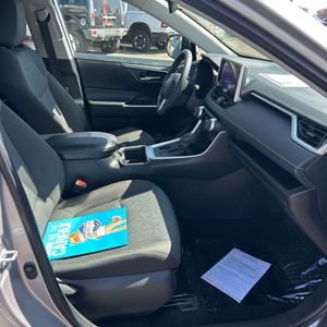 2024 Toyota RAV4 XLE — миниатюра 33