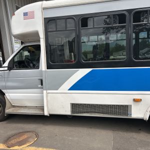 FORD E-350 CUTAWAY - 4
