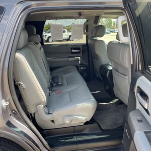 صورة 35 لـ 2012 Toyota SEQUOIA LIMITED