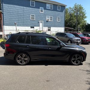 صورة 10 لـ 2021 BMW X7 M50I