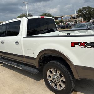 FORD F-250 SUPER DUTY LARIAT - 6