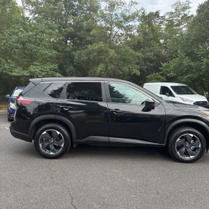 صورة 10 لـ 2025 Nissan ROGUE SV