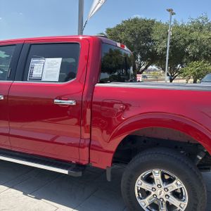 صورة 4 لـ 2023 FORD F-150 LARIAT