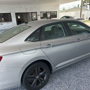 صورة 9 لـ 2022 Volkswagen JETTA SE