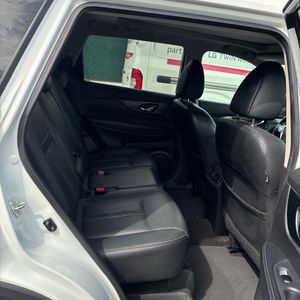 2015 Nissan ROGUE SL 照片 33